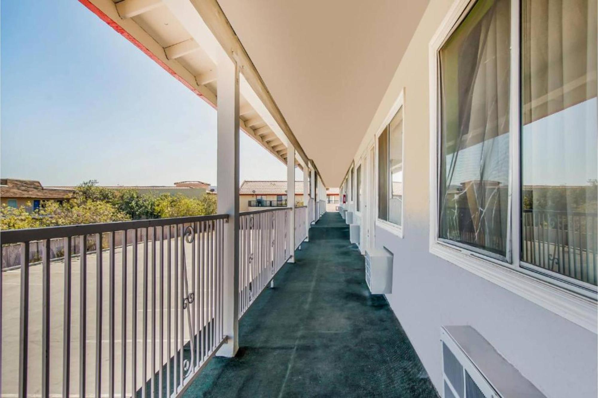 Hotel Europa Ridgecrest Exterior photo